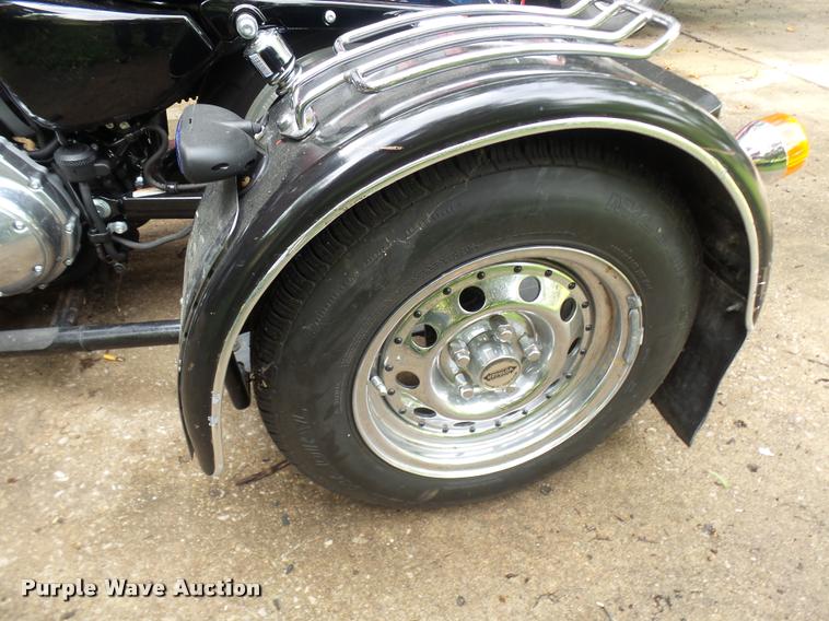 image for item DP9728 2013 Harley Davidson XL883L motorcycle with Voyager tricycle kit