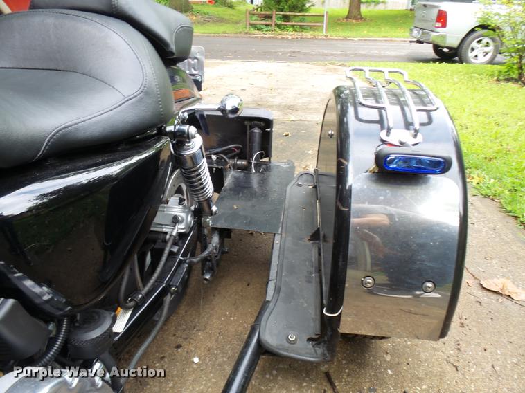 image for item DP9728 2013 Harley Davidson XL883L motorcycle with Voyager tricycle kit