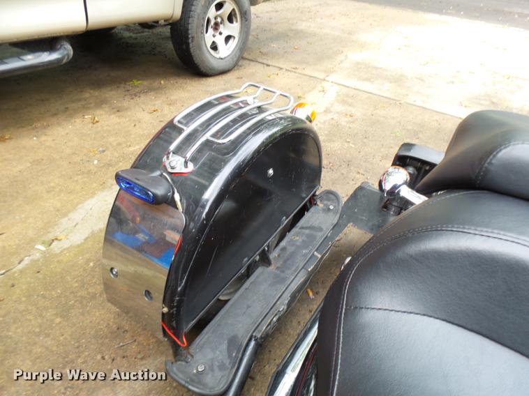 image for item DP9728 2013 Harley Davidson XL883L motorcycle with Voyager tricycle kit