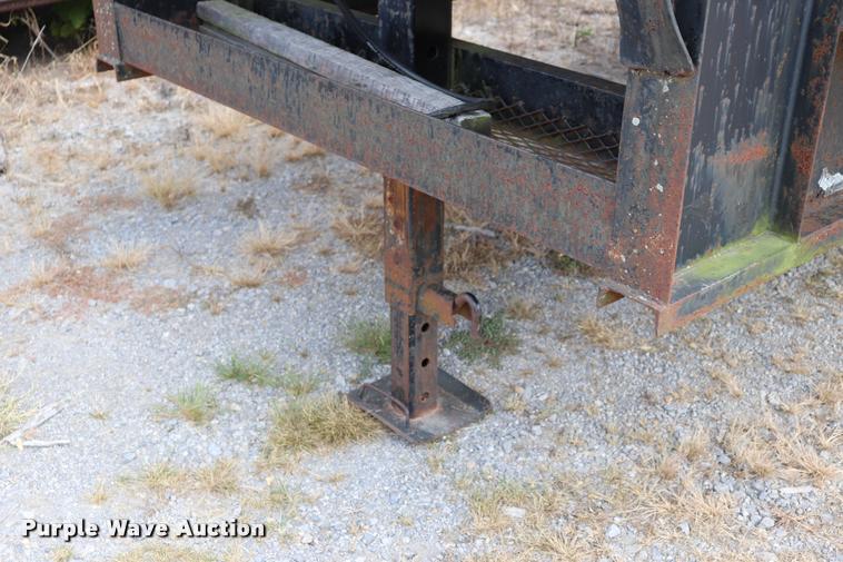 image for item DQ9356 1997 Nost equipment trailer