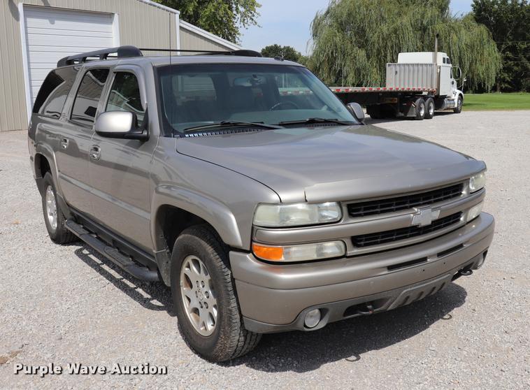 image for item DQ9393 2003 Chevrolet Suburban 1500 Z71 SUV