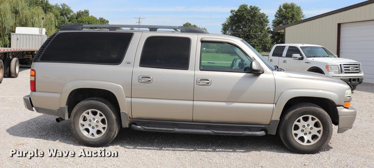 image for item DQ9393 2003 Chevrolet Suburban 1500 Z71 SUV