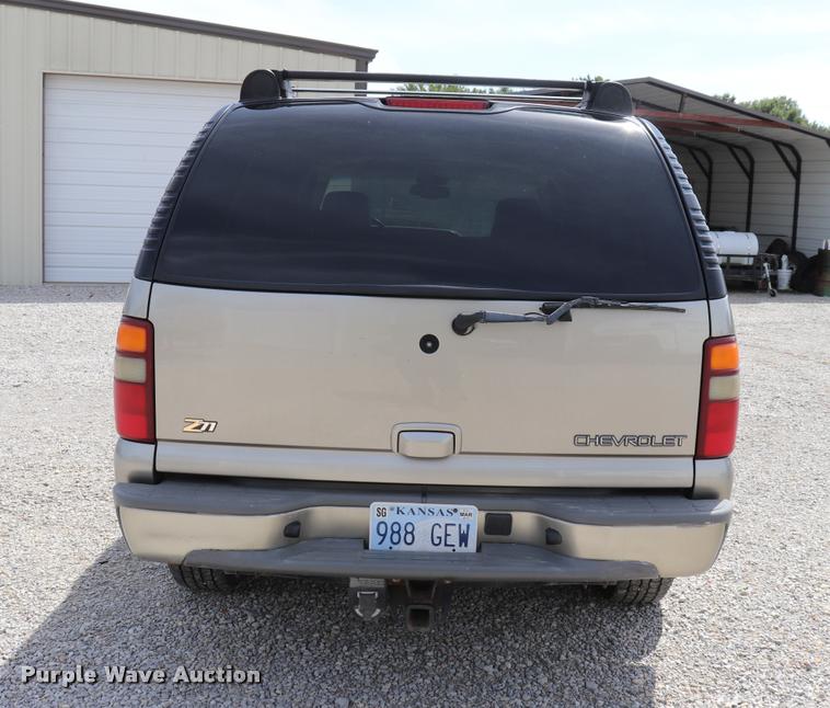 image for item DQ9393 2003 Chevrolet Suburban 1500 Z71 SUV