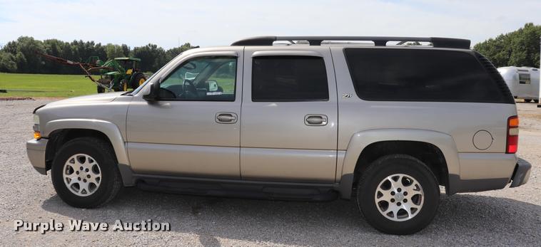 image for item DQ9393 2003 Chevrolet Suburban 1500 Z71 SUV