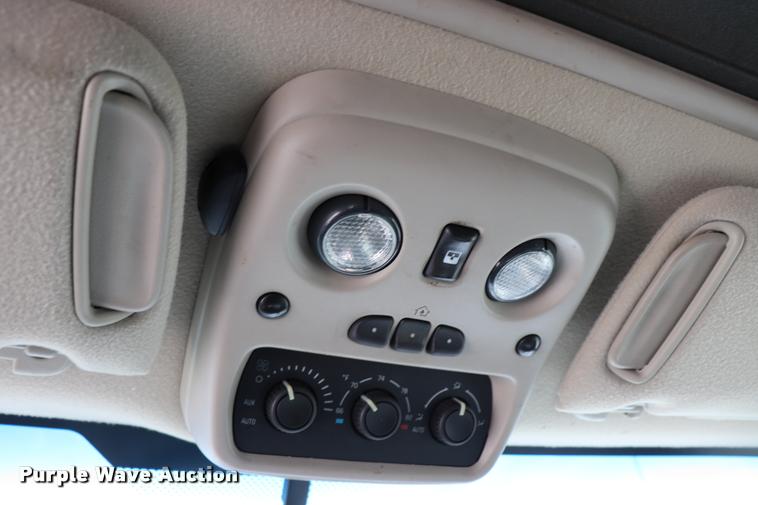 image for item DQ9393 2003 Chevrolet Suburban 1500 Z71 SUV