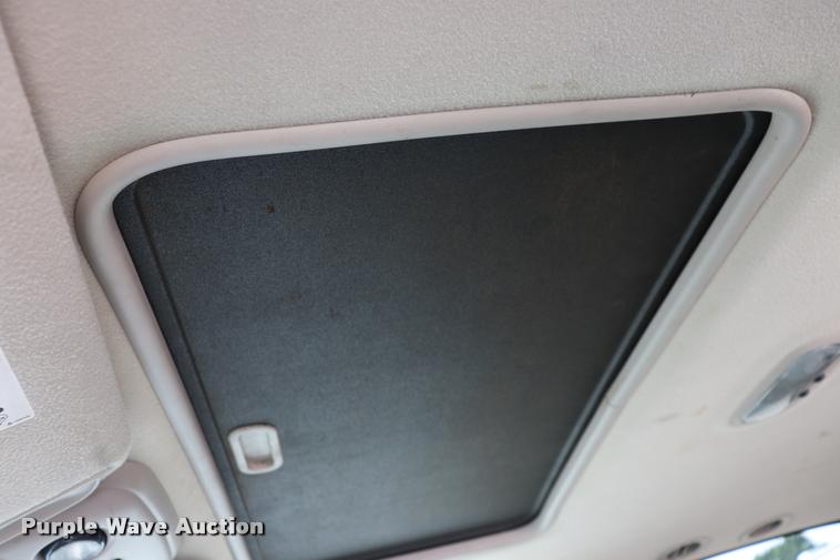 image for item DQ9393 2003 Chevrolet Suburban 1500 Z71 SUV