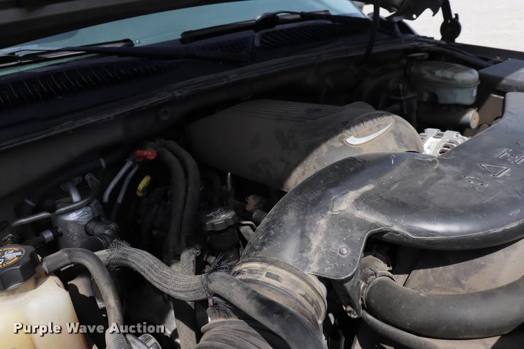 image for item DQ9393 2003 Chevrolet Suburban 1500 Z71 SUV