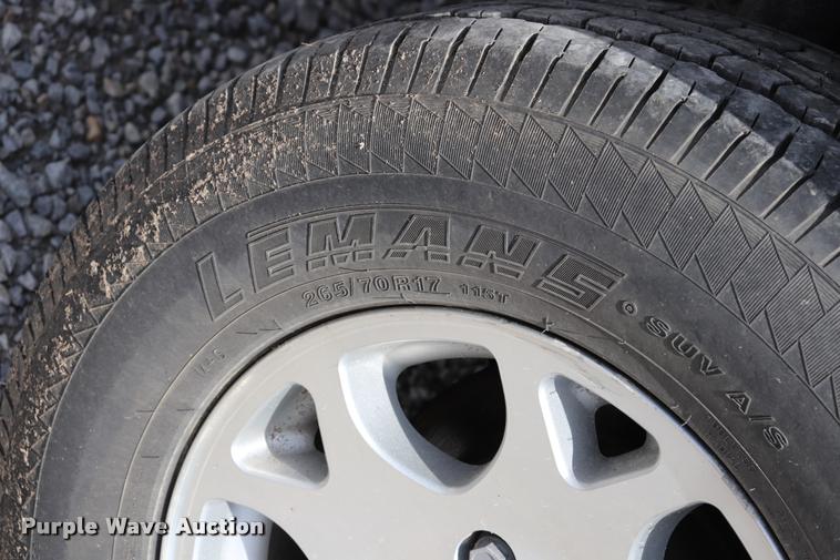 image for item DQ9393 2003 Chevrolet Suburban 1500 Z71 SUV