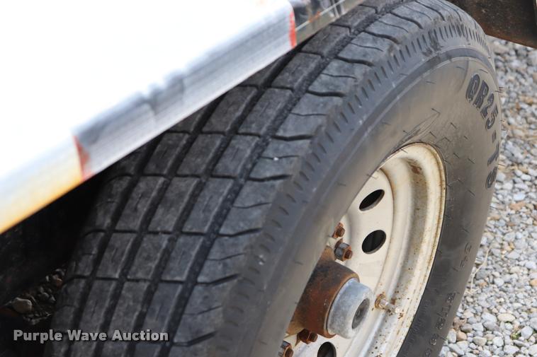 image for item DQ9395 2007 Starlite H2Dove6 equipment trailer