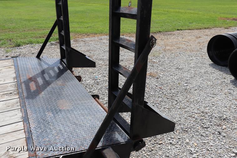 image for item DQ9395 2007 Starlite H2Dove6 equipment trailer