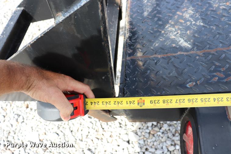 image for item DQ9395 2007 Starlite H2Dove6 equipment trailer