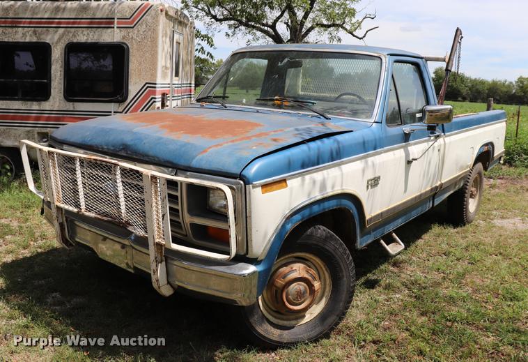 image for item DQ9417 1984 Ford F250 pickup truck