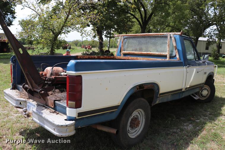 image for item DQ9417 1984 Ford F250 pickup truck