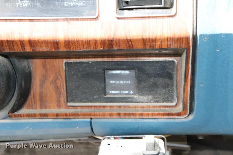 image for item DQ9417 1984 Ford F250 pickup truck