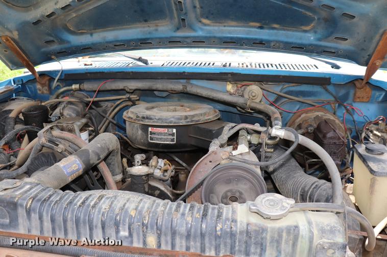 image for item DQ9417 1984 Ford F250 pickup truck