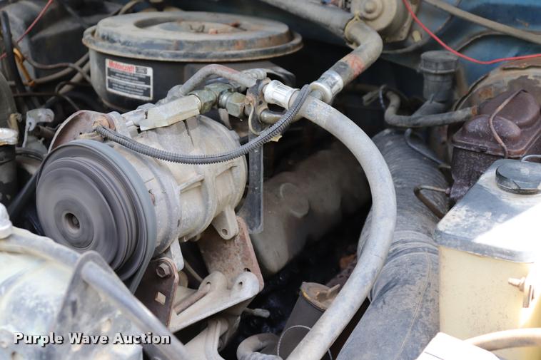 image for item DQ9417 1984 Ford F250 pickup truck