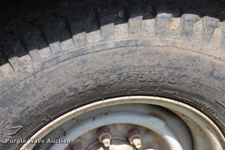 image for item DQ9417 1984 Ford F250 pickup truck