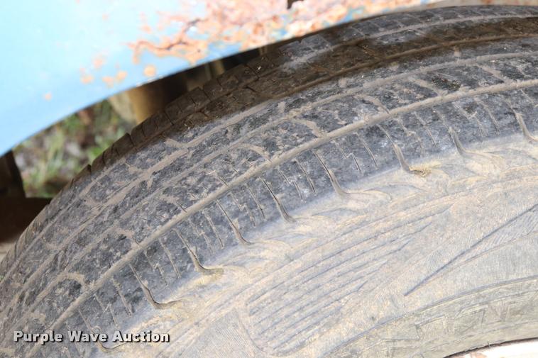 image for item DQ9417 1984 Ford F250 pickup truck