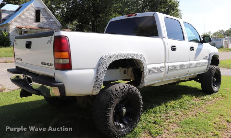 image for item DQ9422 2002 Chevrolet Silverado 2500HD LT Crew Cab pickup truck