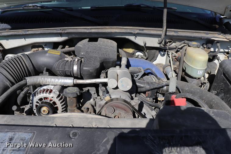 image for item DQ9422 2002 Chevrolet Silverado 2500HD LT Crew Cab pickup truck