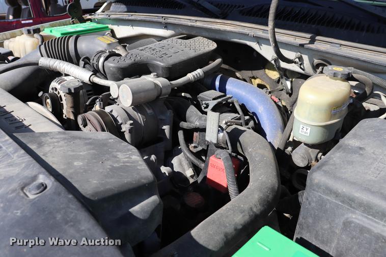 image for item DQ9422 2002 Chevrolet Silverado 2500HD LT Crew Cab pickup truck