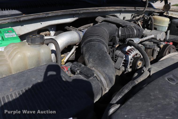 image for item DQ9422 2002 Chevrolet Silverado 2500HD LT Crew Cab pickup truck