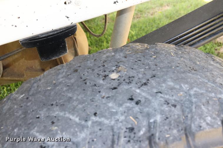 image for item DQ9422 2002 Chevrolet Silverado 2500HD LT Crew Cab pickup truck