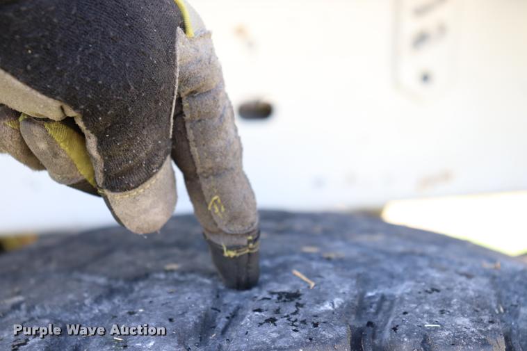 image for item DQ9422 2002 Chevrolet Silverado 2500HD LT Crew Cab pickup truck