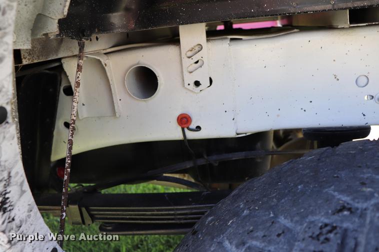 image for item DQ9422 2002 Chevrolet Silverado 2500HD LT Crew Cab pickup truck