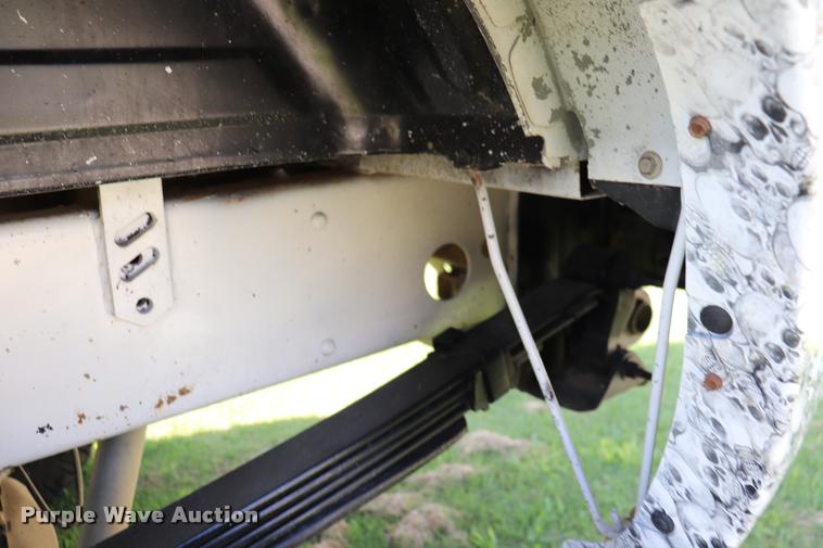 image for item DQ9422 2002 Chevrolet Silverado 2500HD LT Crew Cab pickup truck