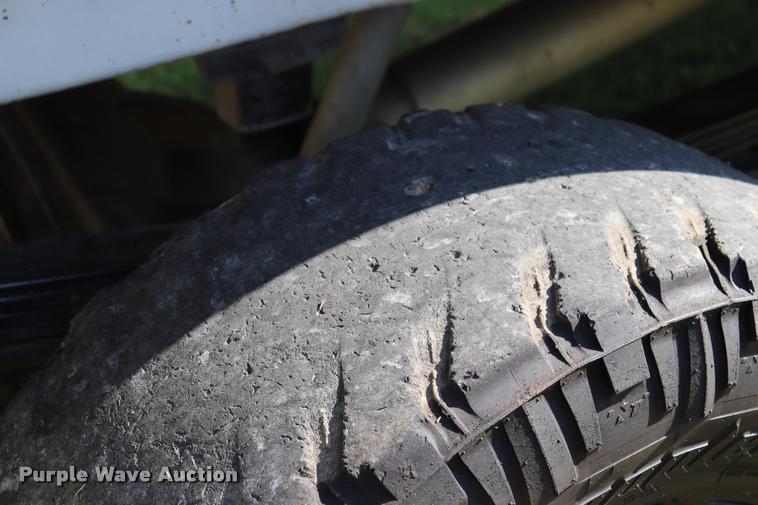 image for item DQ9422 2002 Chevrolet Silverado 2500HD LT Crew Cab pickup truck