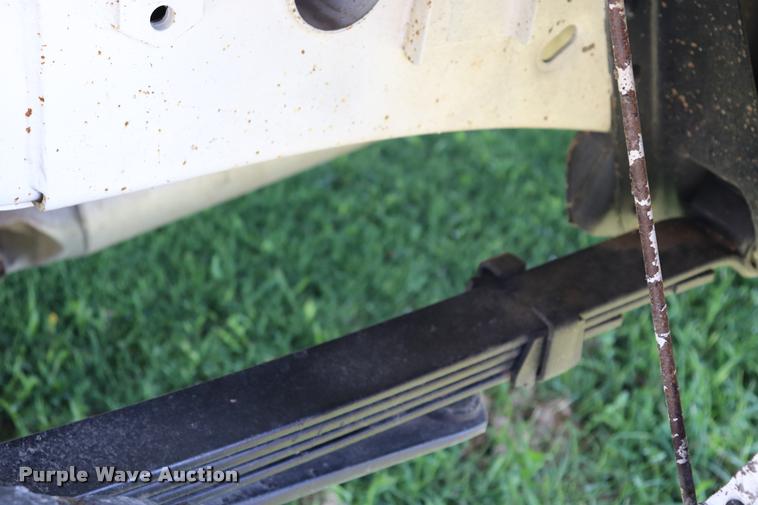 image for item DQ9422 2002 Chevrolet Silverado 2500HD LT Crew Cab pickup truck