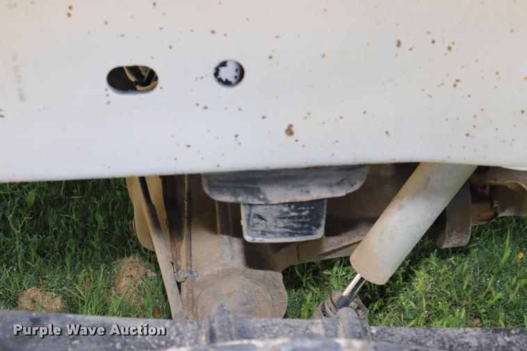 image for item DQ9422 2002 Chevrolet Silverado 2500HD LT Crew Cab pickup truck