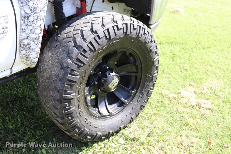 image for item DQ9422 2002 Chevrolet Silverado 2500HD LT Crew Cab pickup truck