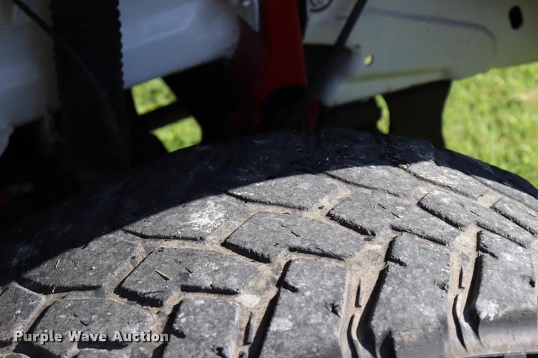 image for item DQ9422 2002 Chevrolet Silverado 2500HD LT Crew Cab pickup truck