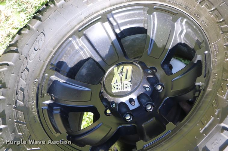 image for item DQ9422 2002 Chevrolet Silverado 2500HD LT Crew Cab pickup truck