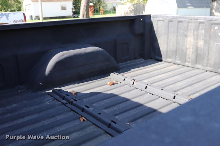 image for item DQ9422 2002 Chevrolet Silverado 2500HD LT Crew Cab pickup truck