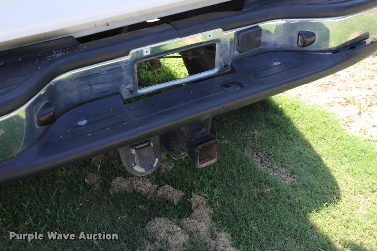 image for item DQ9422 2002 Chevrolet Silverado 2500HD LT Crew Cab pickup truck