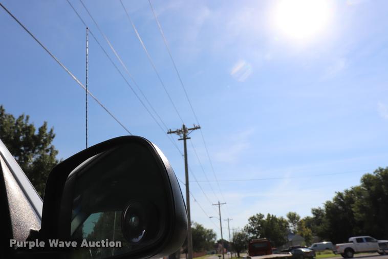 image for item DQ9422 2002 Chevrolet Silverado 2500HD LT Crew Cab pickup truck