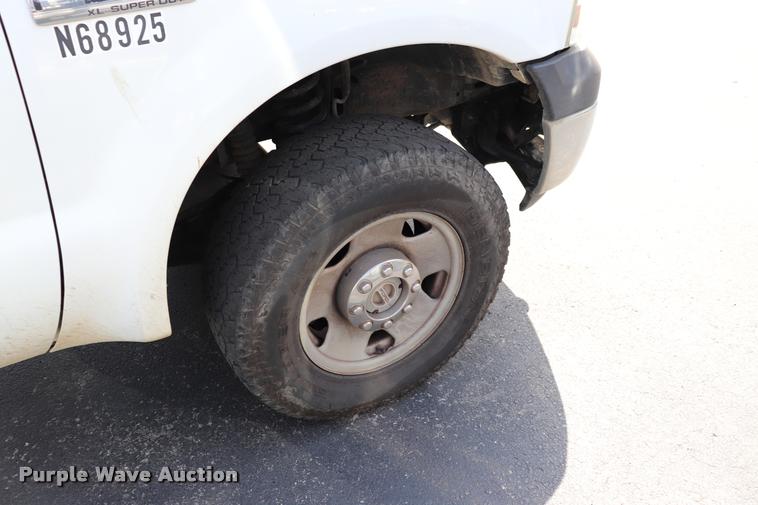 image for item DQ9441 2007 Ford F250 Super Duty Crew Cab pickup truck