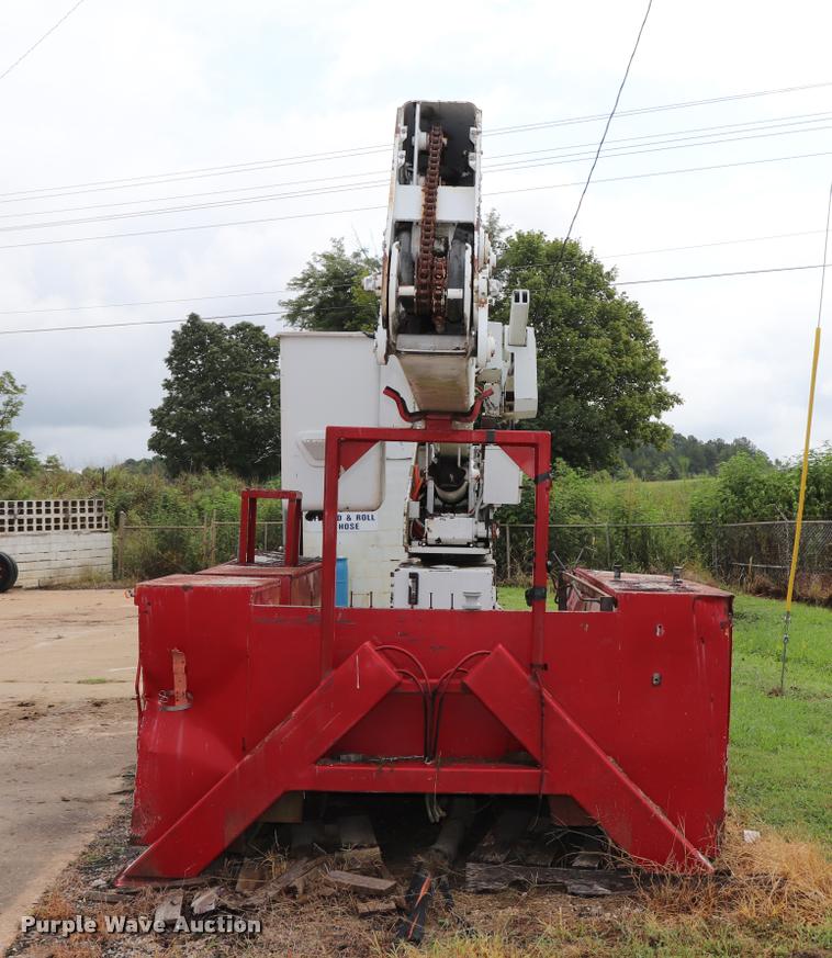 image for item DQ9442 Hastings utility bed with crane