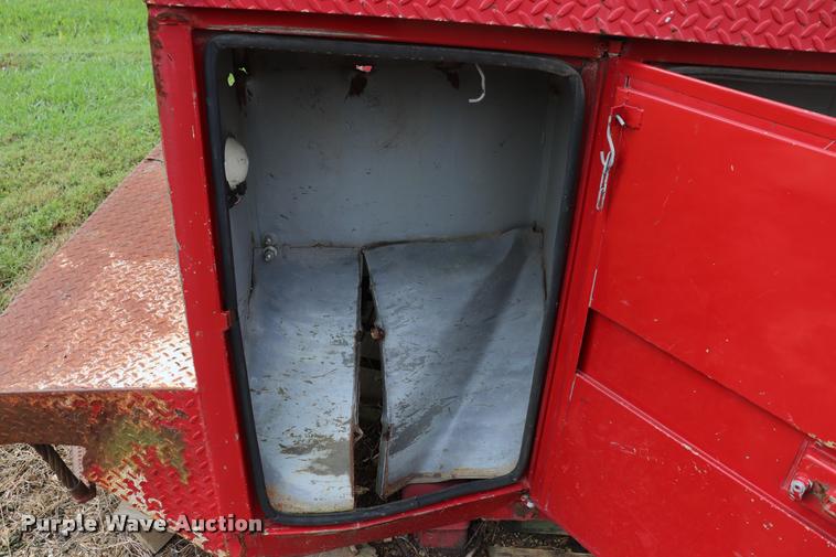 image for item DQ9442 Hastings utility bed with crane