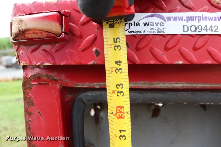 image for item DQ9442 Hastings utility bed with crane