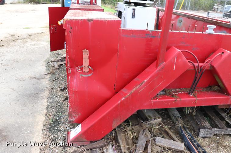 image for item DQ9442 Hastings utility bed with crane