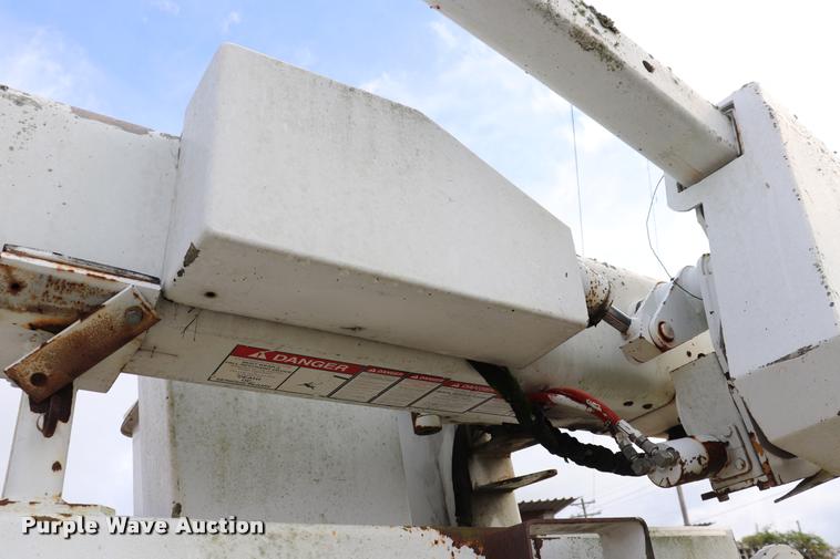 image for item DQ9442 Hastings utility bed with crane