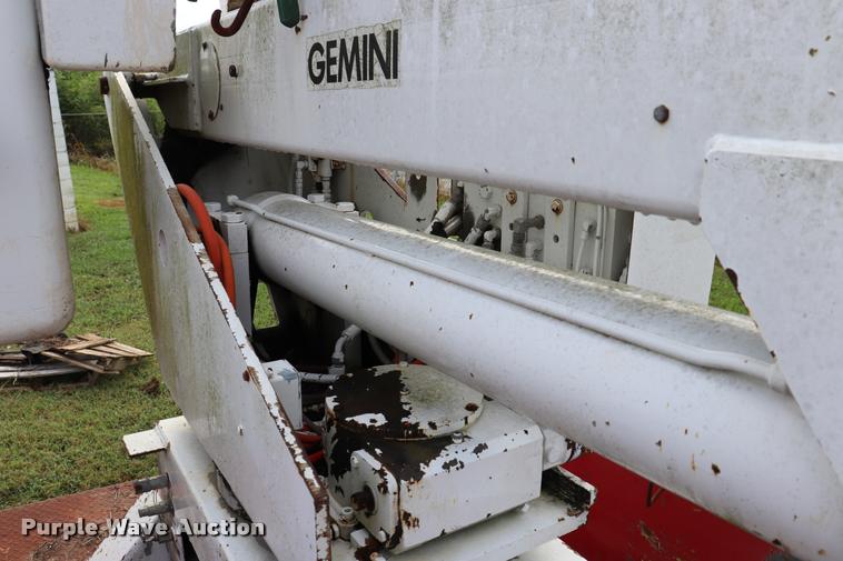 image for item DQ9442 Hastings utility bed with crane