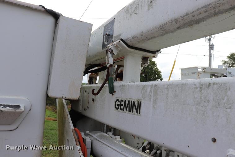 image for item DQ9442 Hastings utility bed with crane