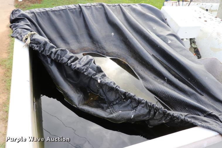 image for item DQ9442 Hastings utility bed with crane