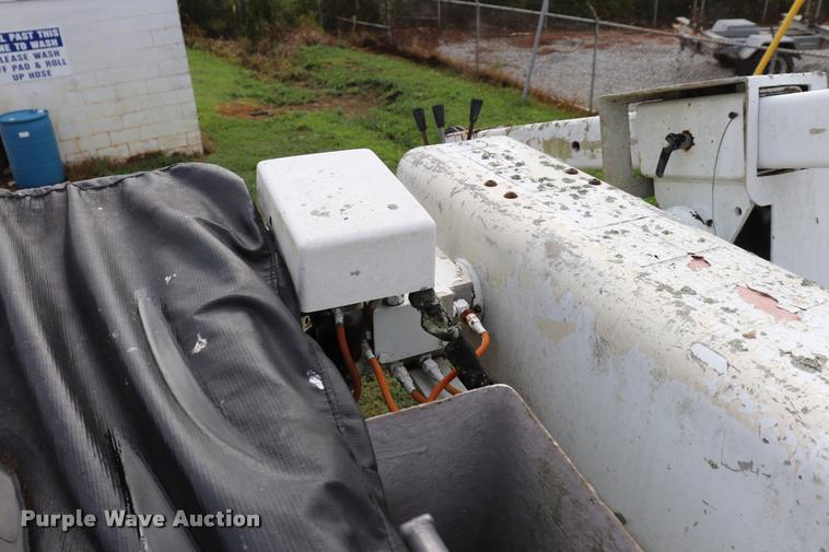 image for item DQ9442 Hastings utility bed with crane