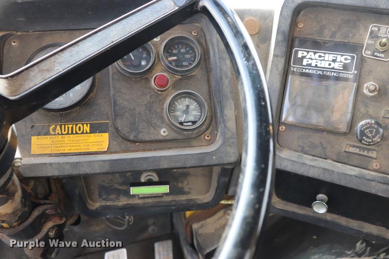 image for item DQ9443 1984 Autocar 875 crane truck